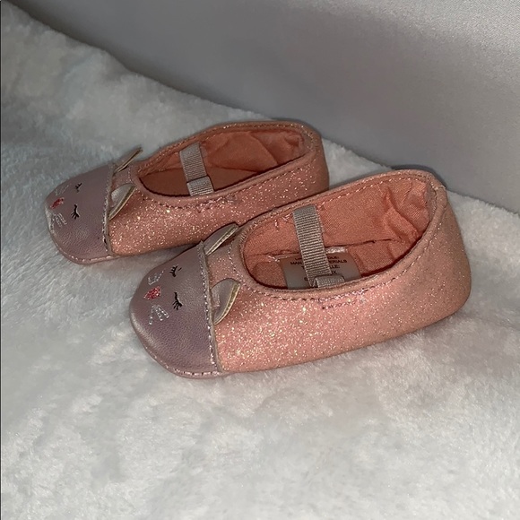 Adorable Newborn Kitty Shoes - Picture 2 of 5